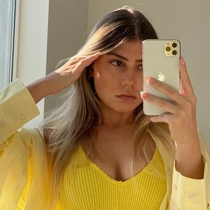 Meet your Posher, Alexis